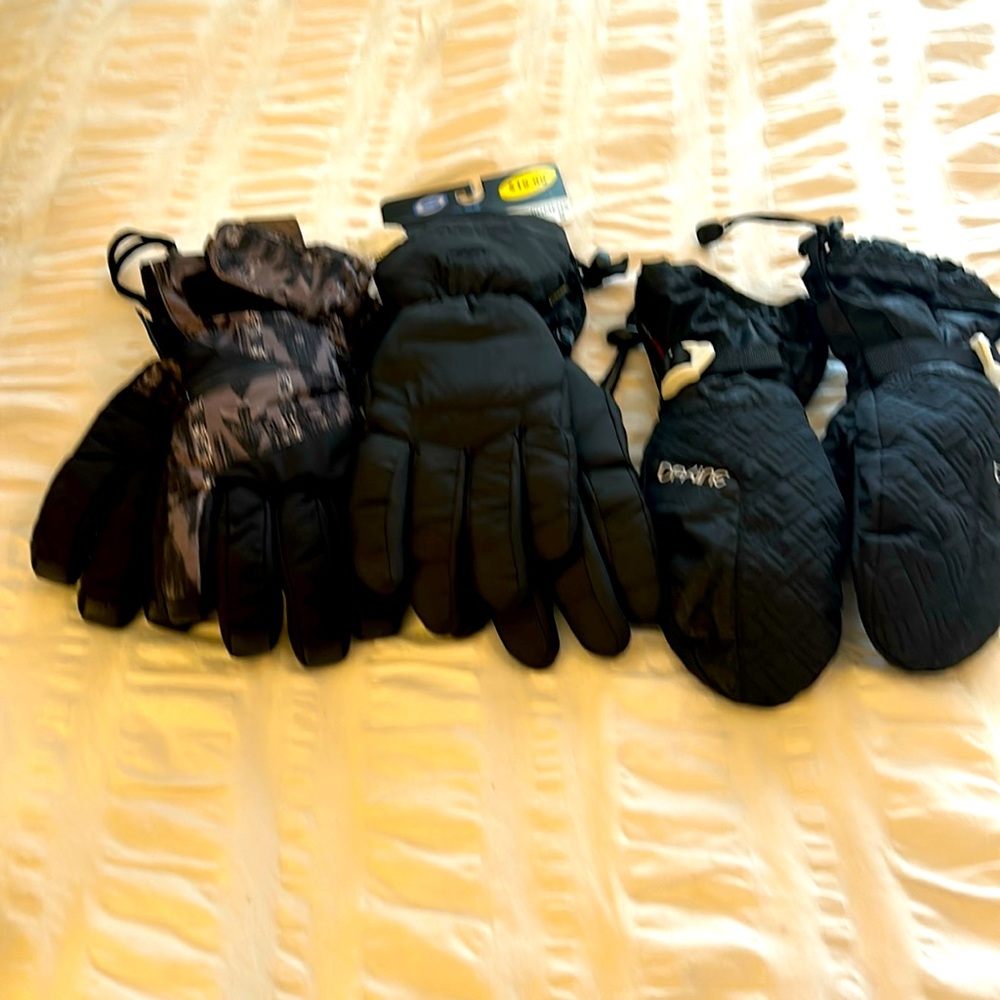 Winter Gloves - image 1